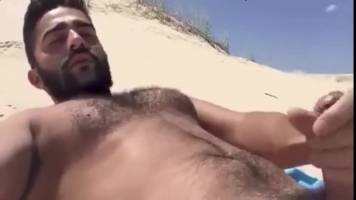 Beau Mec Turc Se Masturbe Sur Une Plage Naturiste Beur Gay